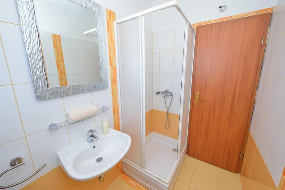 ביבינייה Sreca Apartment Near Beach With Bbq מראה חיצוני תמונה