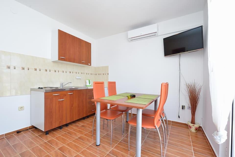 ביבינייה Sreca Apartment Near Beach With Bbq מראה חיצוני תמונה