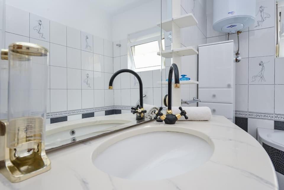 ביבינייה Sreca Apartment Near Beach With Bbq מראה חיצוני תמונה
