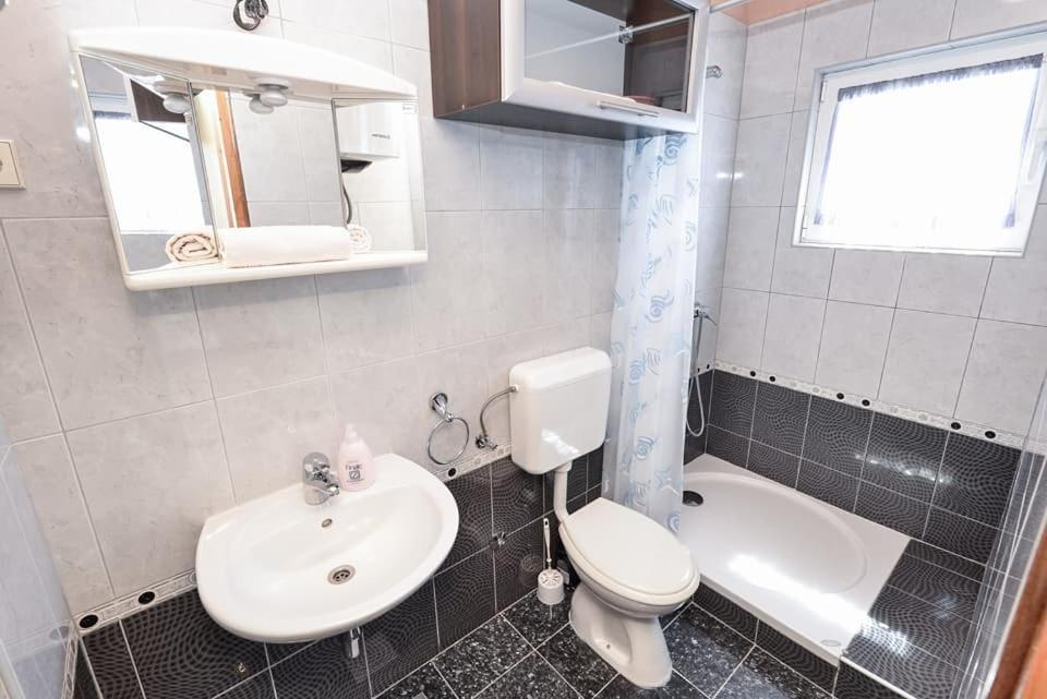 ביבינייה Sreca Apartment Near Beach With Bbq מראה חיצוני תמונה